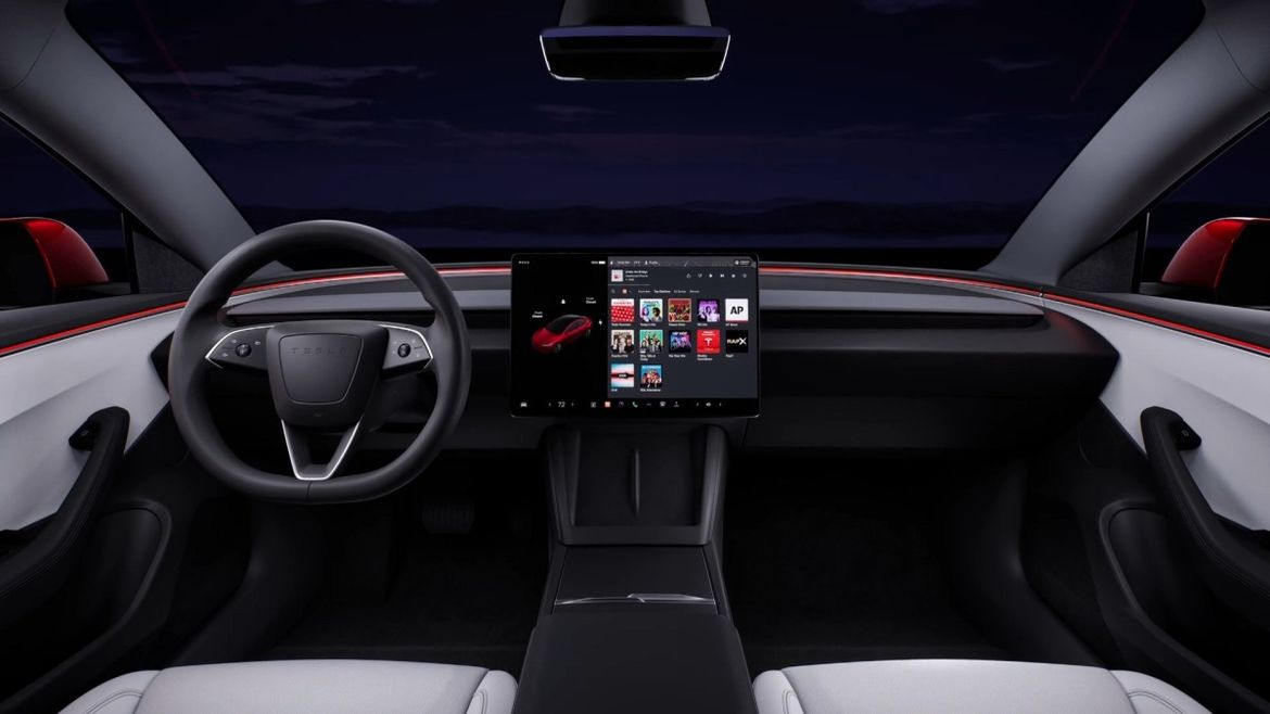 Tesla показала обновленную Model 3