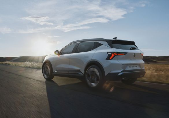 Renault показал Scenic E-Tech нового поколения
