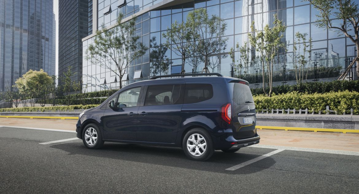Renault представил удлиненную версию компактвэна Kangoo