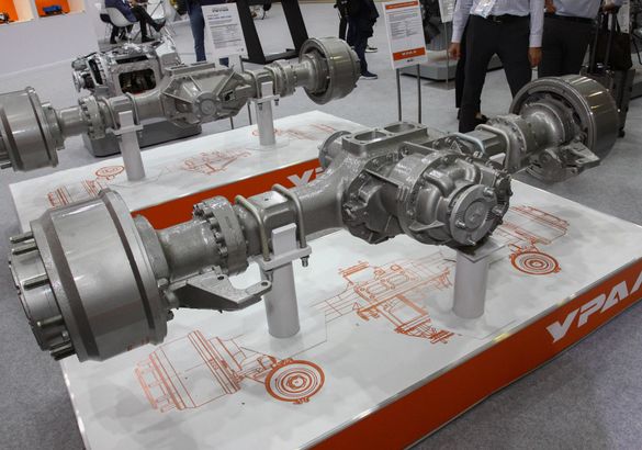 Comtrans-2023: «Урал» показал предсерийные мосты для «большегрузов»