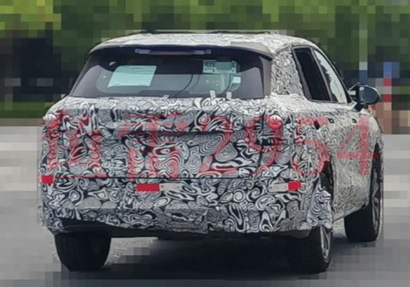В сети появились шпионские фотографии нового Chery T28