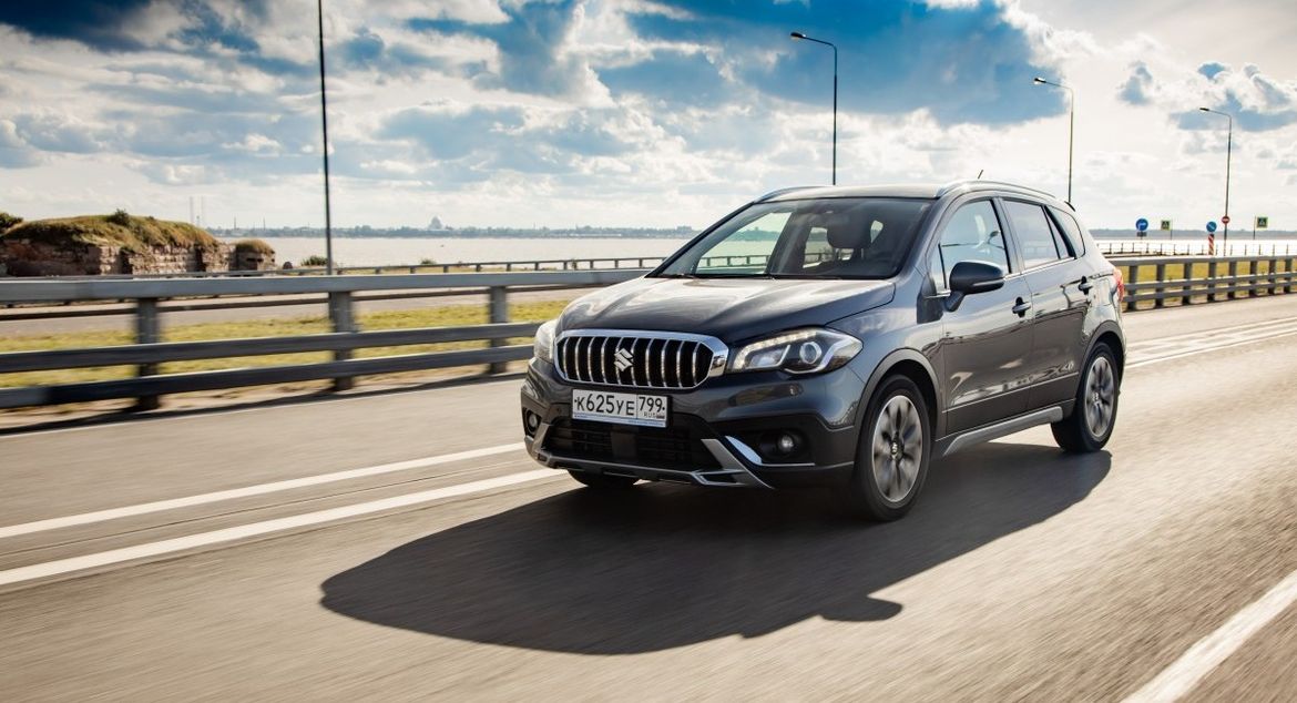 Тест-драйв Suzuki SX4 против Geely Coolray: битва «азиатов»