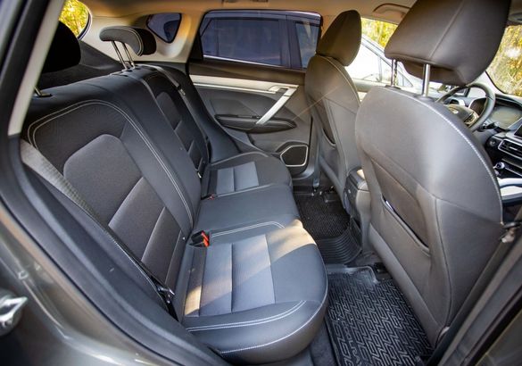 Тест-драйв Suzuki SX4 против Geely Coolray: битва «азиатов»