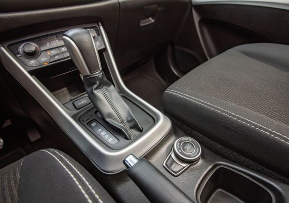 Тест-драйв Suzuki SX4 против Geely Coolray: битва «азиатов»