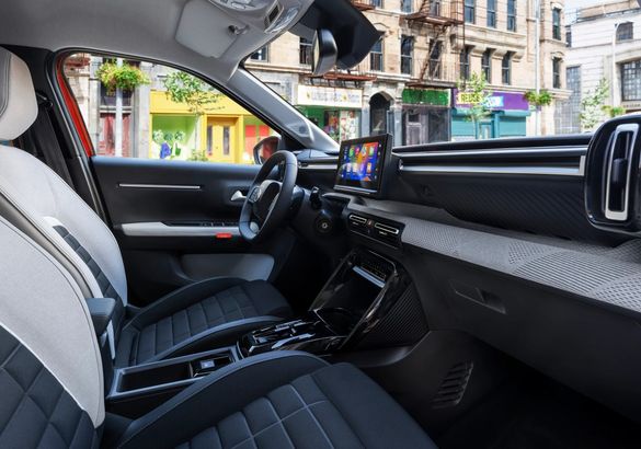 Citroen показал новый электрохэтчбек е-C3