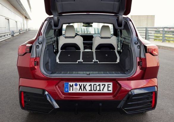 BMW представила новое поколение X2