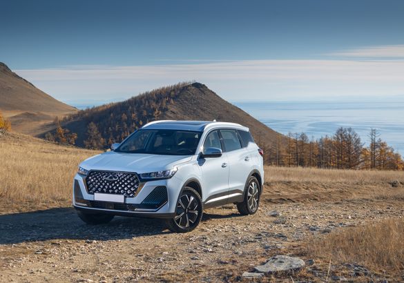 Новые подзаряжаемые гибриды Chery появятся в России в ноябре