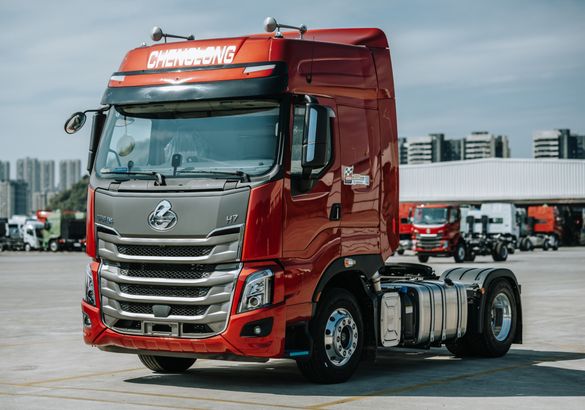 В Россию едут седельные тягачи Chenglong
