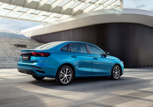 Седан Geely Emgrand поступил в продажу в России