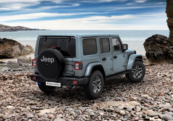 Jeep показал обновленный Wrangler 4xe