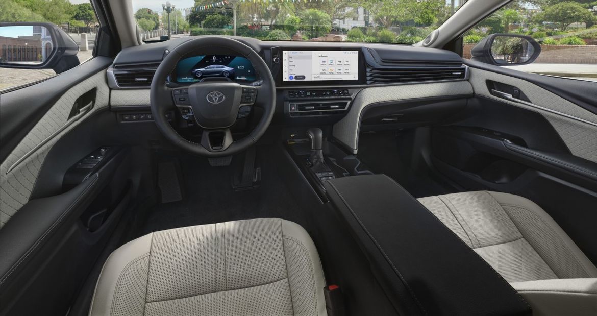 Toyota рассекретила новую Camry