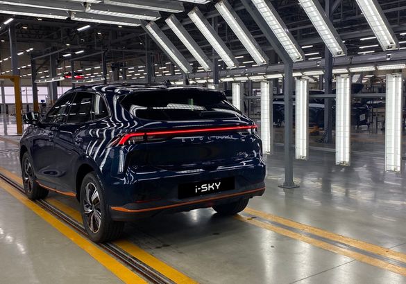 На «Моторинвесте» началось производство электрокроссовера Evolute i-Sky