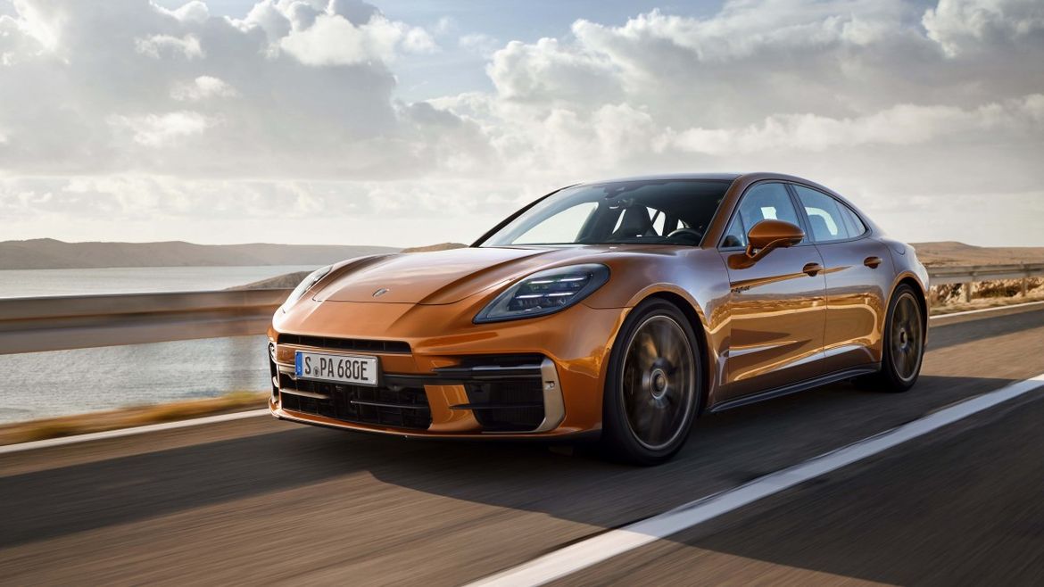 Porsche представила новую Panamera