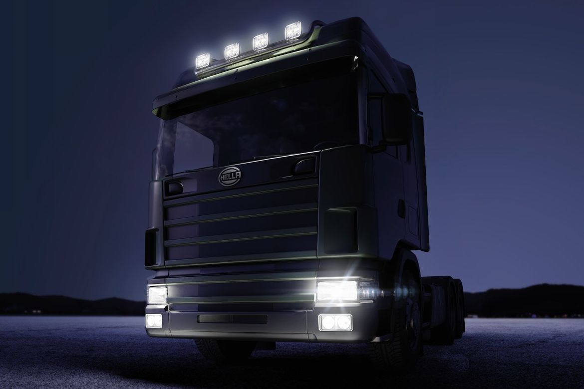Hella представила новую серию дополнительных фар для грузовиков