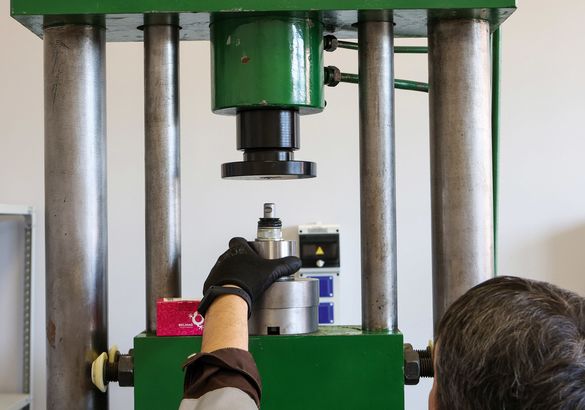 Тест шаровых опор: испытываем на прочность и стойкость к морозам и коррозии 22 образца