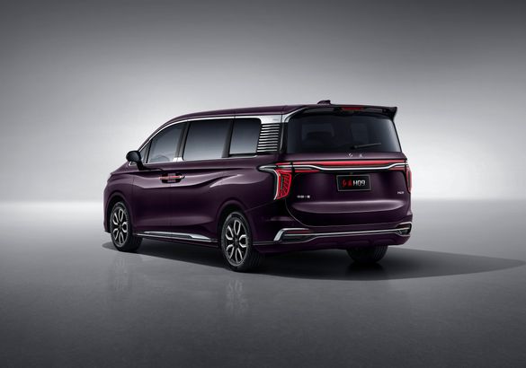 Минивэн Hongqi HQ9 оценили в рублях