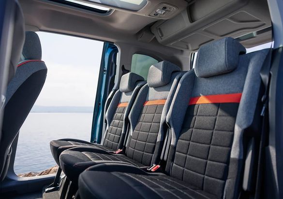 Citroen показал обновленный e-Berlingo