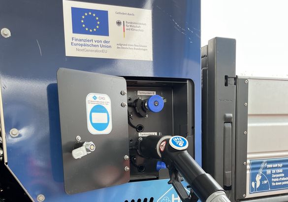 Mercedes-Benz тестирует водородный Unimog