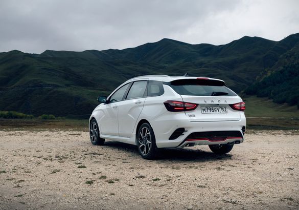 «АвтоВАЗ» запустил продажи Lada Vesta SW Sportline