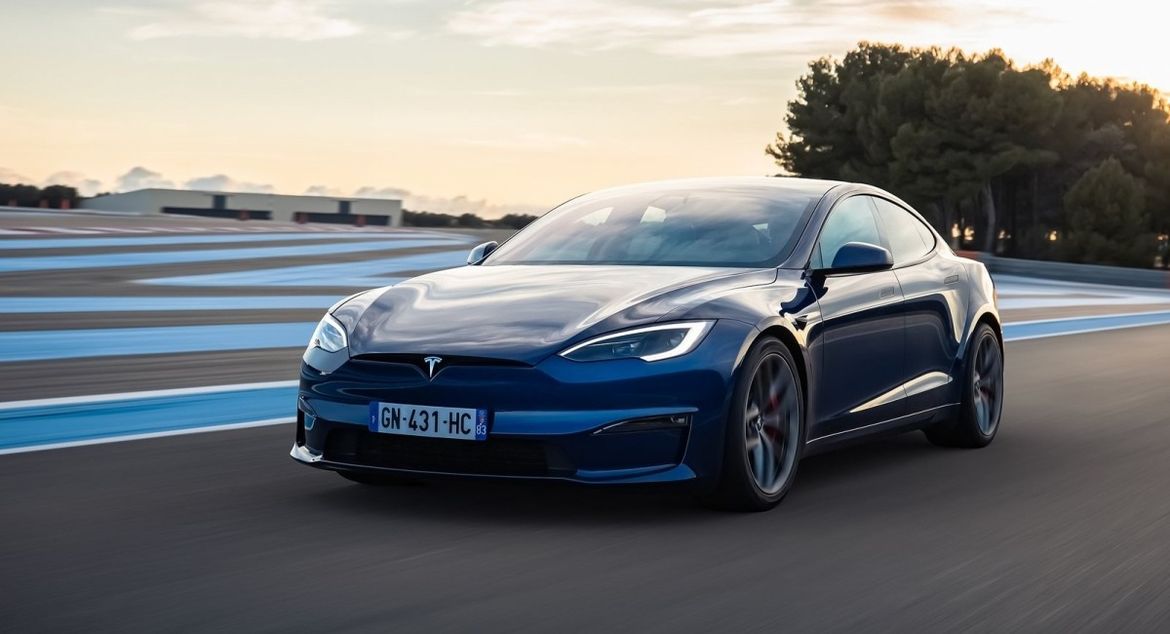 Электромобили Tesla: слабые места в их конструкции и системе послепродажного обслуживания