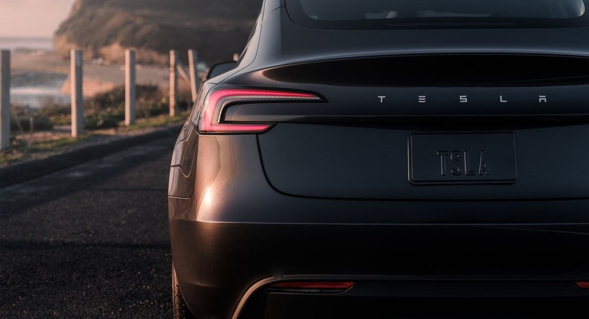 Электромобили Tesla: слабые места в их конструкции и системе послепродажного обслуживания