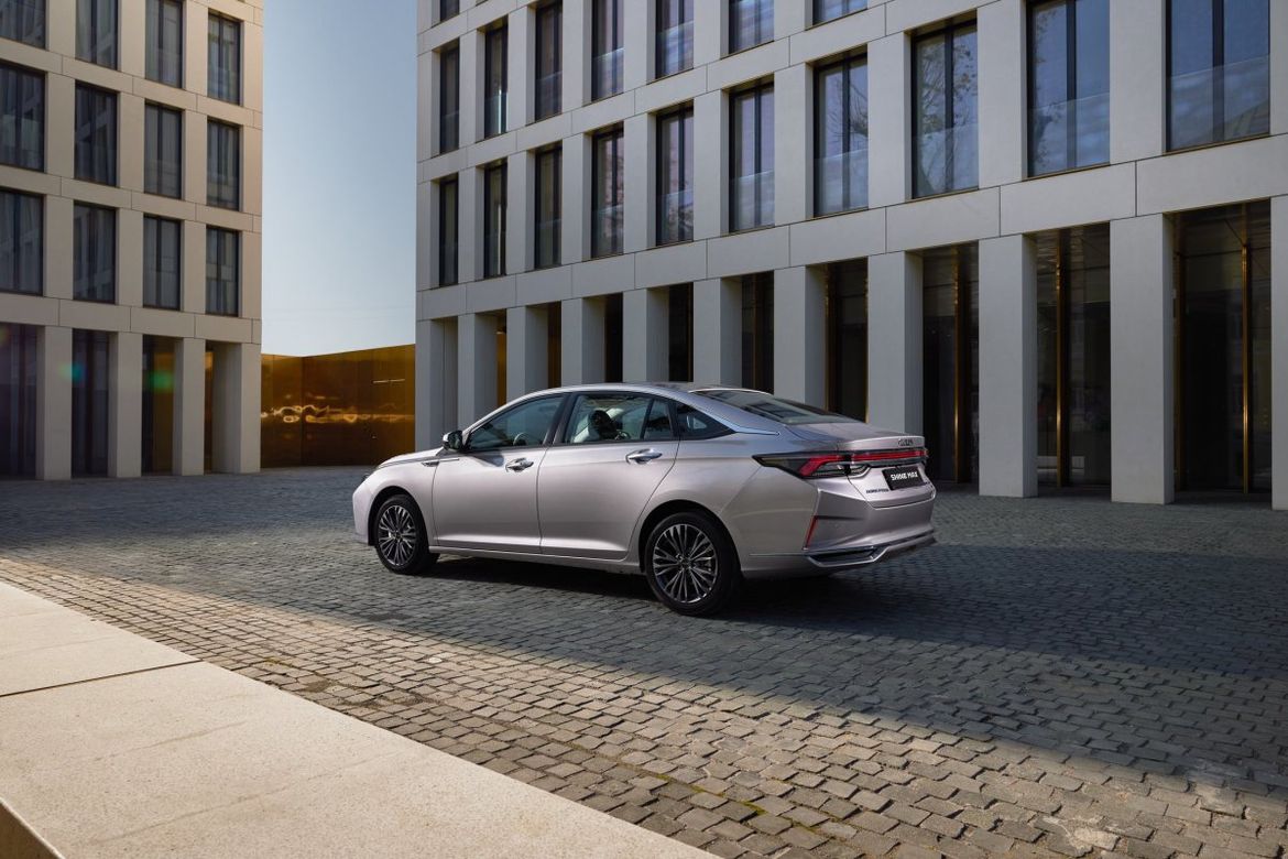 Dongfeng скидывает цены на Aeolus Shine Max