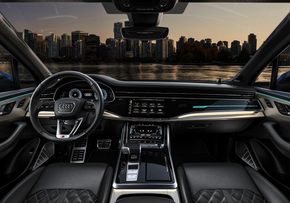 Audi представила обновленный Q7