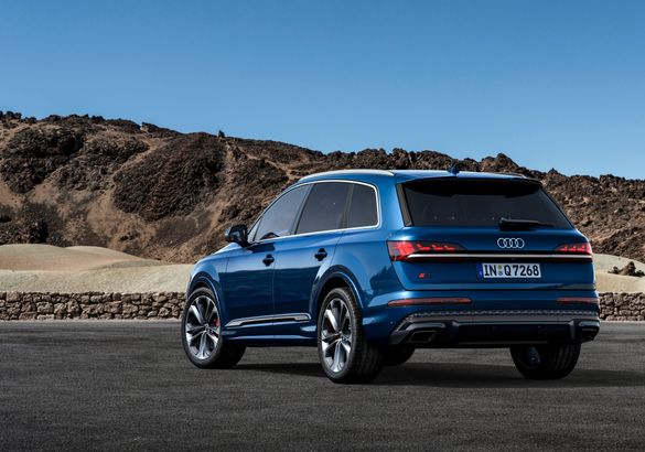 Audi представила обновленный Q7