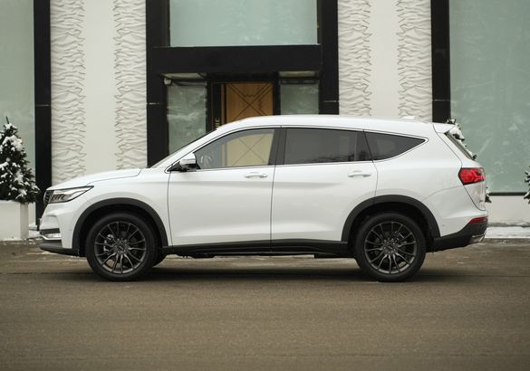 В России представили новый кроссовер DFSK ix7