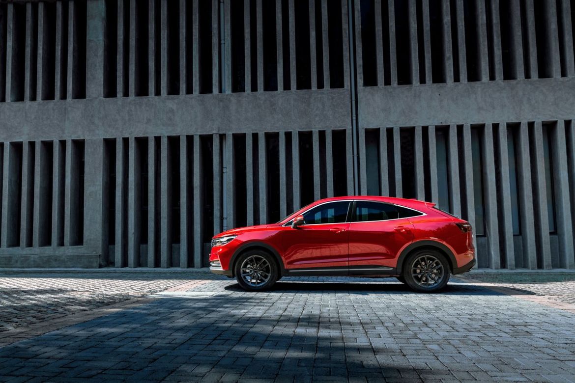 «Моторинвест» представил купе-кроссовер DFSK ix5 для России