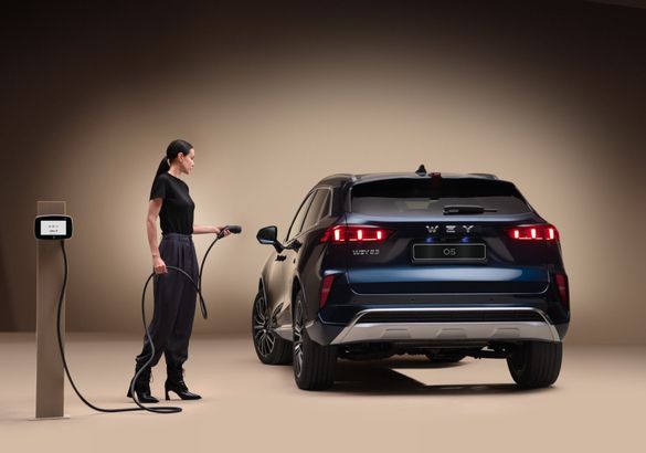 Гибридный кроссовер WEY 05 оценили в рублях
