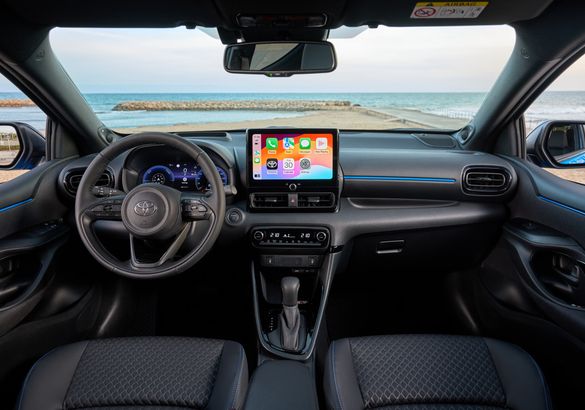 Toyota представила обновленный Yaris для Европы