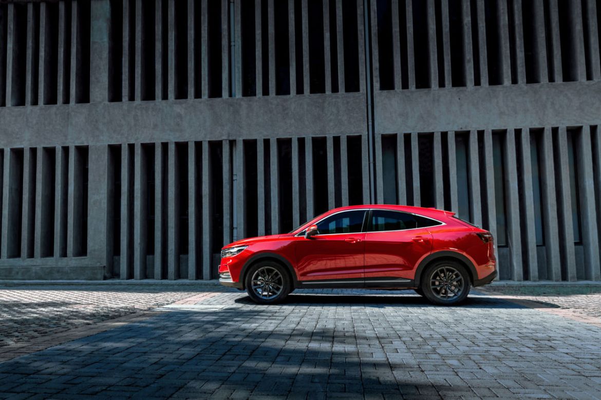 DFSK ix5 и ix7 оценили в рублях