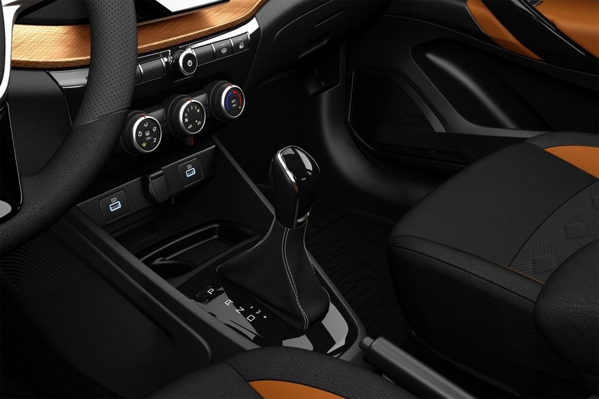 «АвтоВАЗ» выпустил первую партию Lada Vesta с вариатором