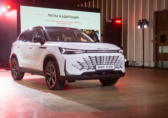 В России официально представили BAIC X75