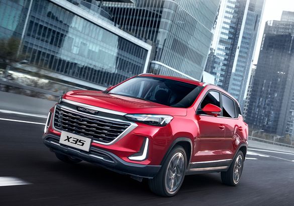 BAIC обновил комплектации моделей U5 Plus и X35 для России