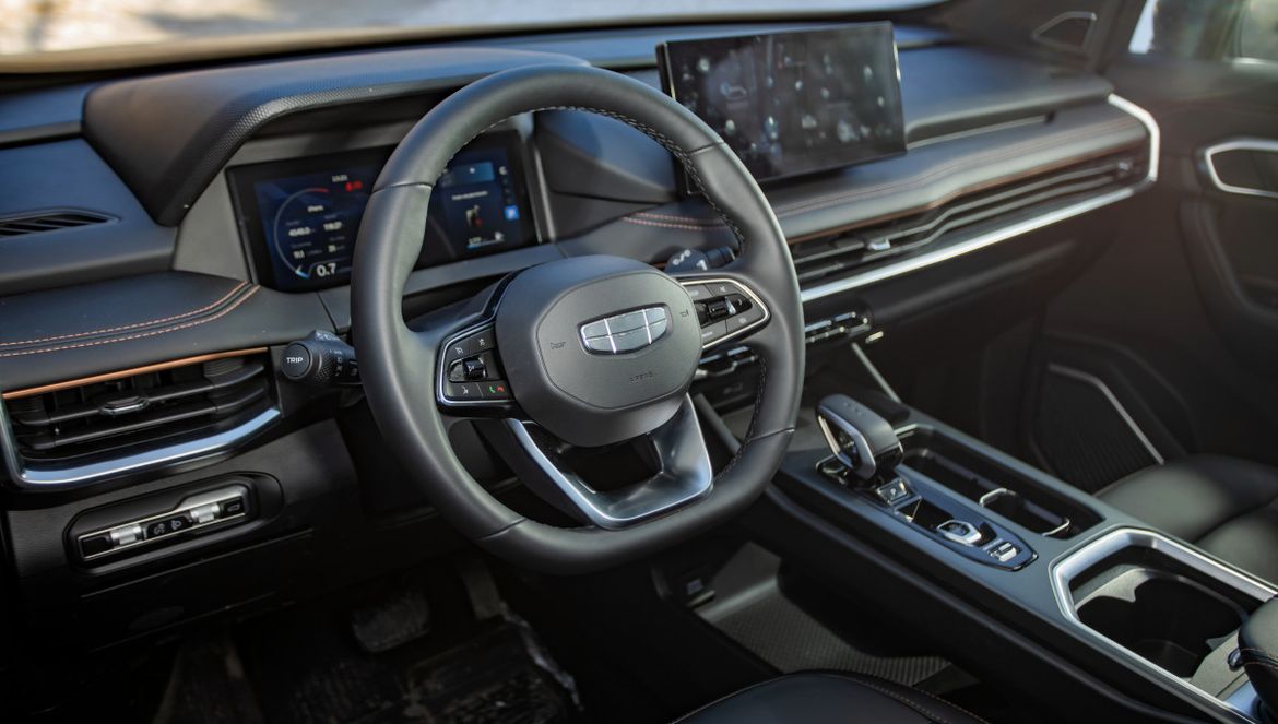 Тест-драйв Geely Okavango: «Спускаясь к великой реке...»