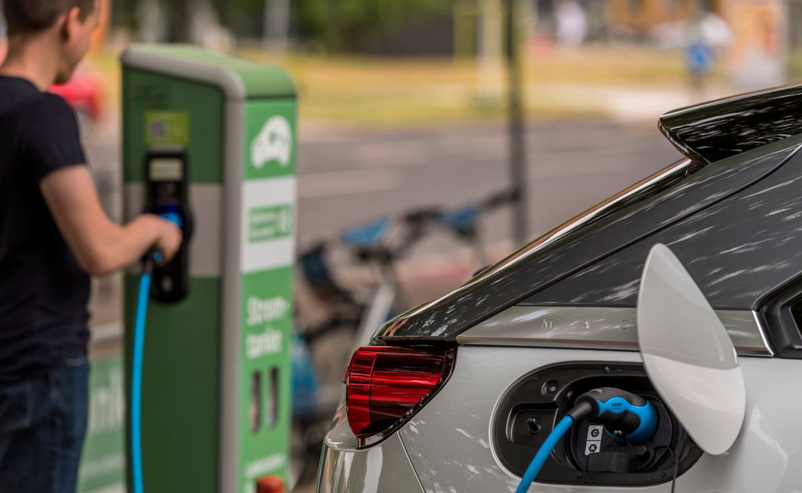 Плюсы и минусы «электрификации»: особенности обслуживания электромобилей в России