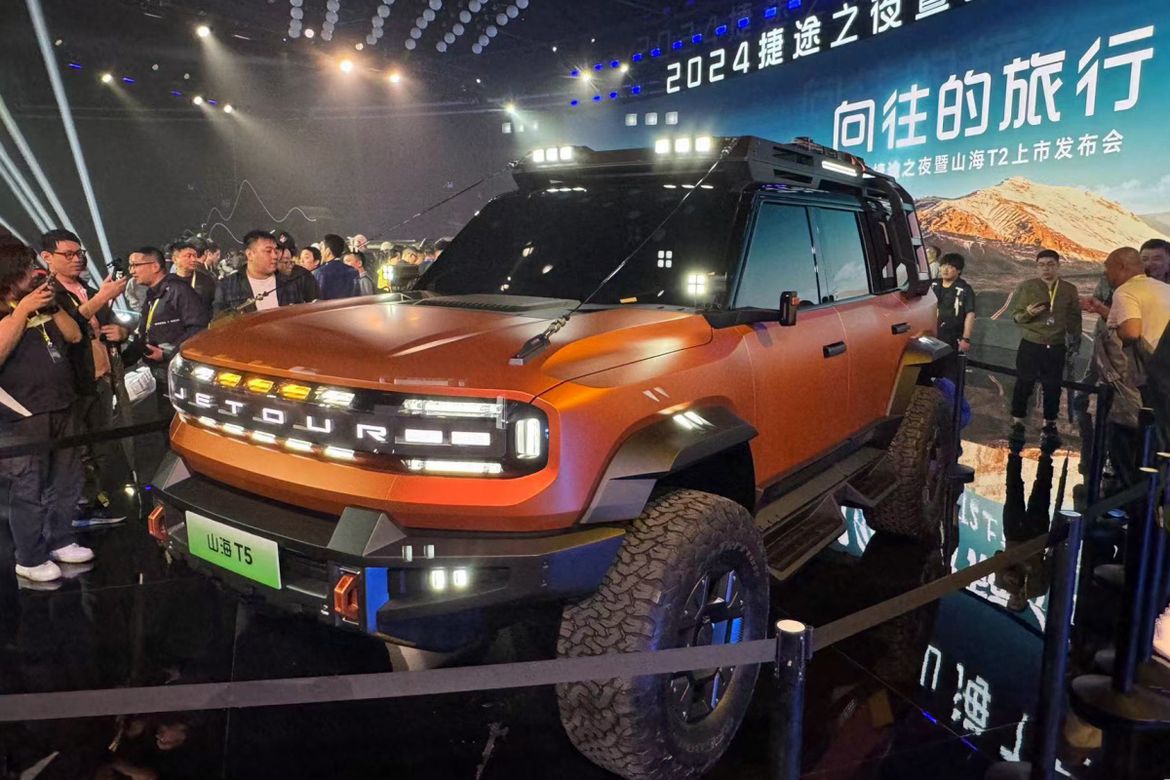 Jetour рассекретил новые внедорожники T1 и T5