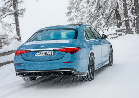 Mercedes показал обновленный S-Class