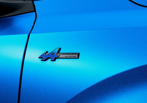 Renault Rafale получил 300-сильную гибридную топ-версию