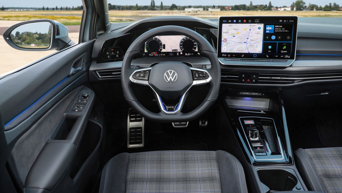 Гибридные версии обновленного Volkswagen Golf оценены в евро