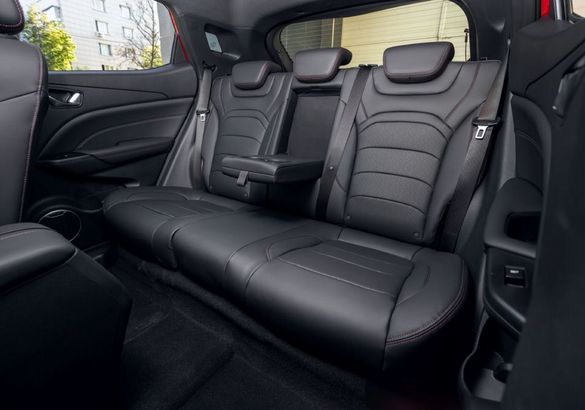 В России представили новый кроссовер DFSK 500