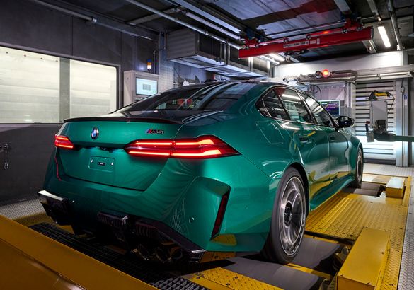 BMW запустил производство седана M5 нового поколения