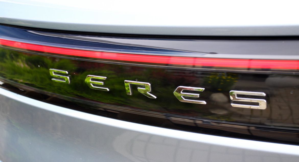 Seres представил в Петербурге кроссоверы M5 и M7