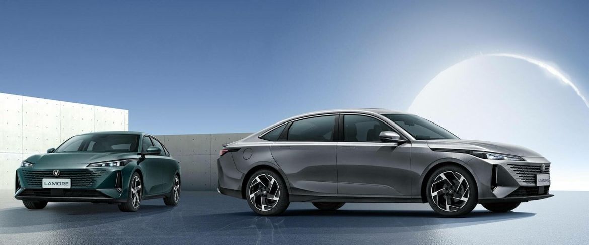 Changan Lamore получил русифицированную мультимедийную систему