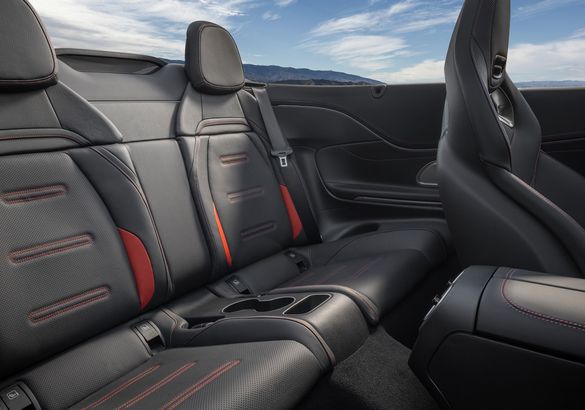 Опубликованы цены на новый Mercedes AMG CLE 53 4Matic+ Cabriolet