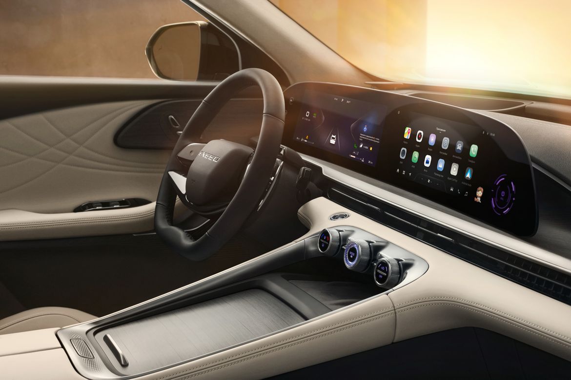 Exeed RX с «автоматом» получил новую комплектацию