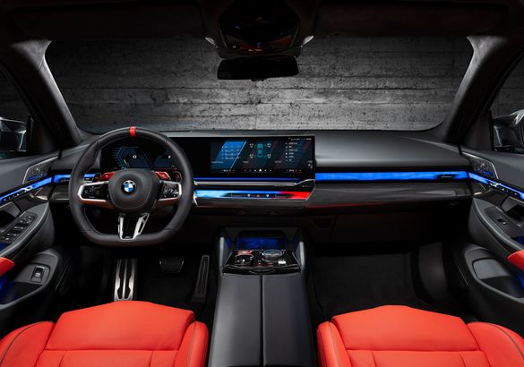 BMW рассекретил новый универсал M5 Touring