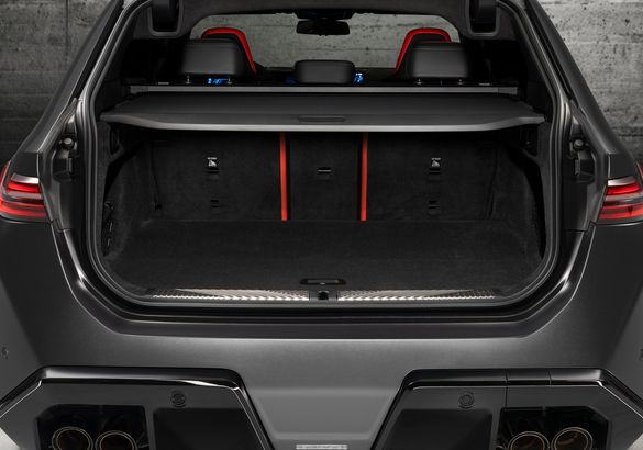 BMW рассекретил новый универсал M5 Touring